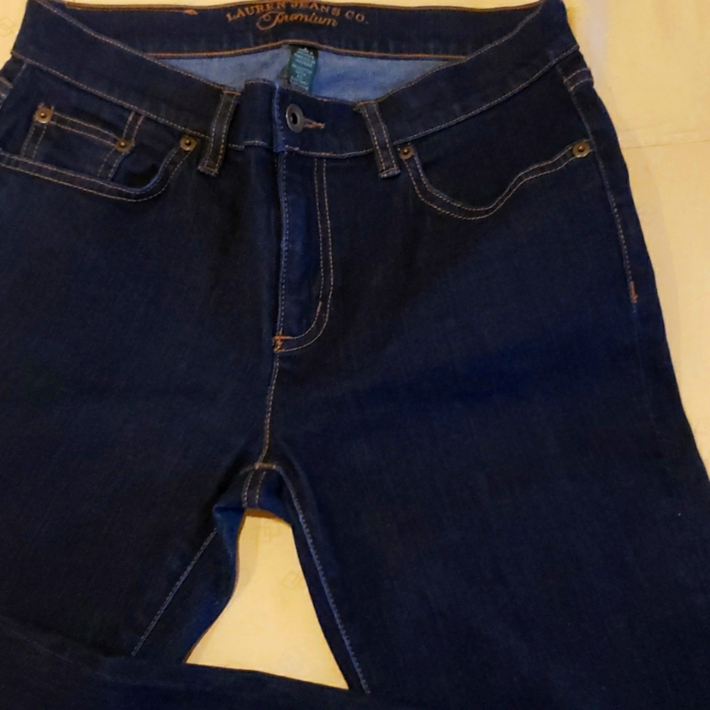 Jeans size 2 dark blue in great condition.